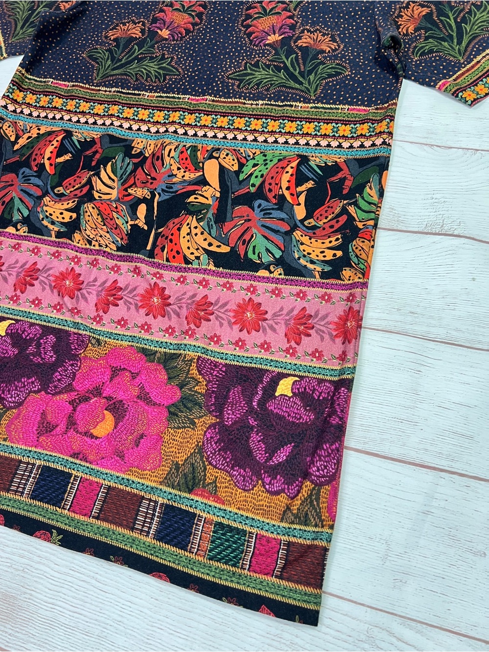 FARM Brasil Printed T-Shirt Dress - M - FARM Rio deep pink blue tropical parrot - Picture 7 of 11
